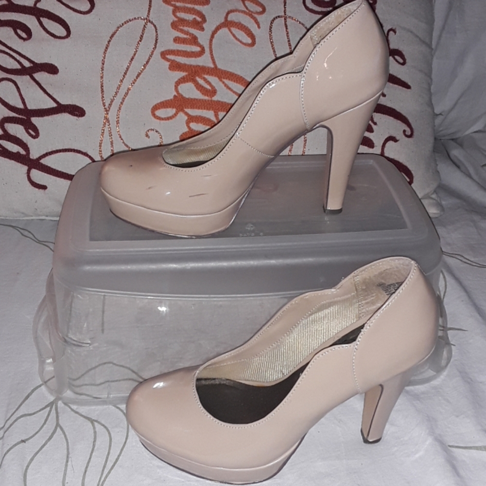 Its OK.. tan platform heel